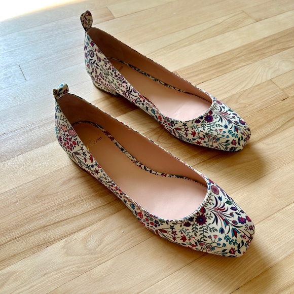J. Crew Sally Ballet Flats in Liberty Floral Print withAnkle Tie Size 8.5 - Picture 1 of 11